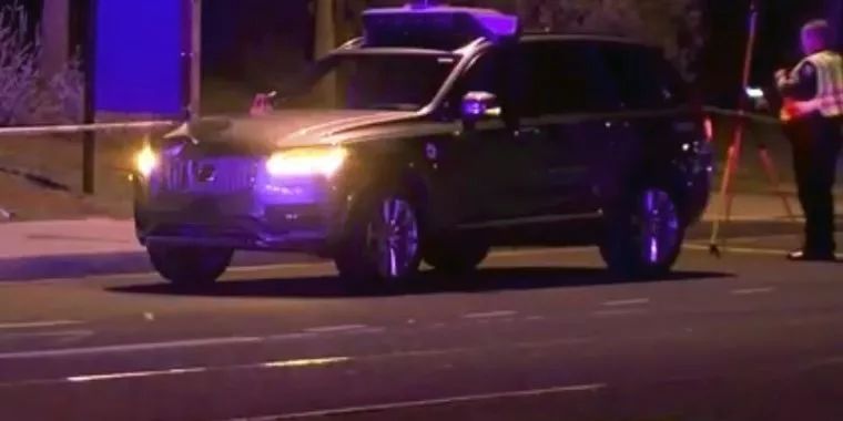 巡航失控 自動駕駛撞人 汽車智能到底行不行