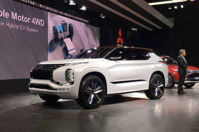 新車名為三菱GT-PHEV，整體的造型比領克01漂亮