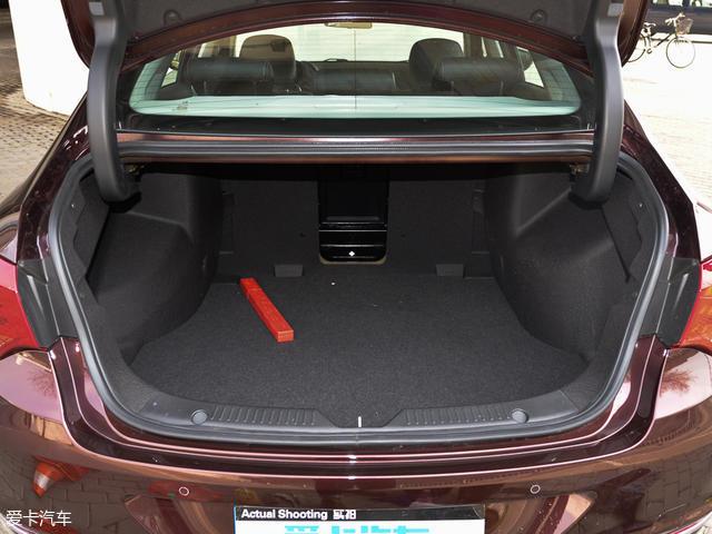 中國品牌轎車誰更強 紅旗H5競品對比