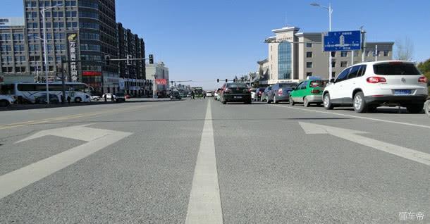 新手上路這幾種馬路標線一定要注意 熟記于心對大家都安全
