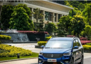 一臺家用六座車的自我介紹 - 寶駿360