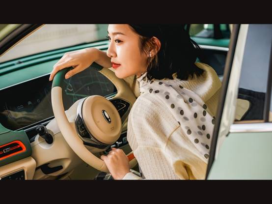 更時(shí)尚、更高級、更懂“她”，2022款歐拉好貓莫蘭迪版為愛進(jìn)階